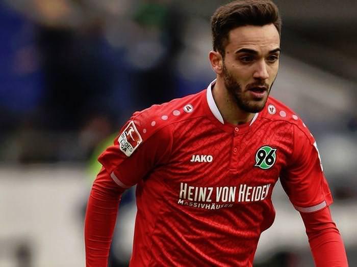 <p><span style="color:#FFFF00"><strong>KENAN KARAMAN (HANNOVER 96)</strong></span></p>

<p>Bundesliga 2: 19 maç, 4 gol, 2 asist<br />
Toplam: 21 maç, 4 gol, 2 asis</p>
