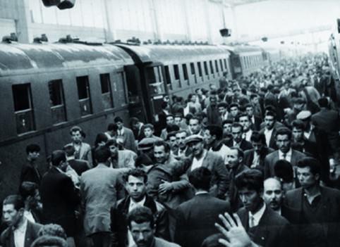 <p>Türk vatandaşlarının Almanya'nın 1960'larda göç imkanı tanımasıyla başlattığı gurbet yolculuğu..</p>