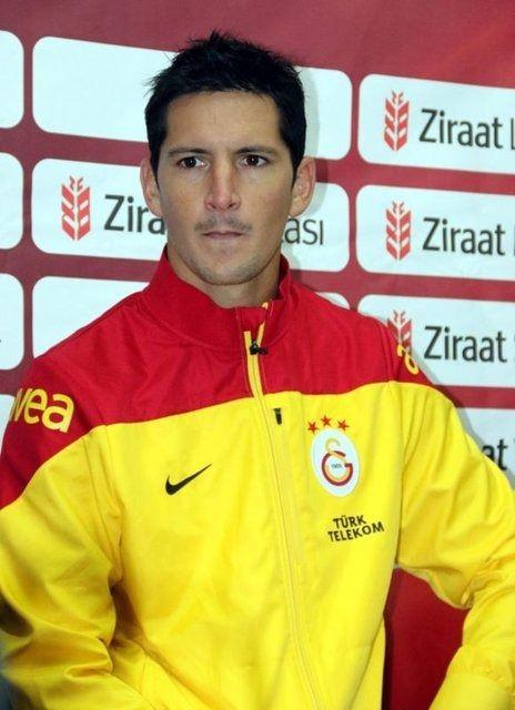 <p>Guillermo Burdisso - Yaşı: 28 - Takımı: Club Leon FC</p>
<p> </p>