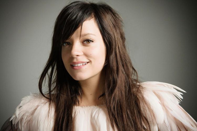 <p>Lily Allen zayıflamak için hipnoterapi kullanıyor.</p>
