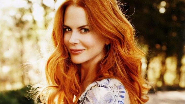 <p>Nicole Kidman imrenilen saç rengini korumak ve saçlarının parlak görünmesini sağlamak için banyodan sonra saçlarını kızılcık suyu ile yıkıyormuş.</p>

<p> </p>
