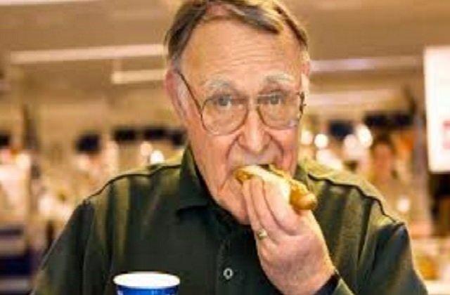 <p>Yaşlı milyarder buna rağmen &ouml;ğle yemeklerini IKEA kafeteryasında yiyor.&nbsp;</p>

<p>&nbsp;</p>

<ul>
</ul>

<ul>
</ul>
