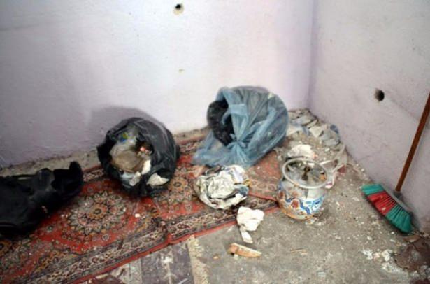 <p>İsmini vermek istemeyen bir mahalle sakini "7-8 PKK'lı çatışma çıktığı esnada mağaraya girerek kaçtı" dedi.</p>
<p> </p>