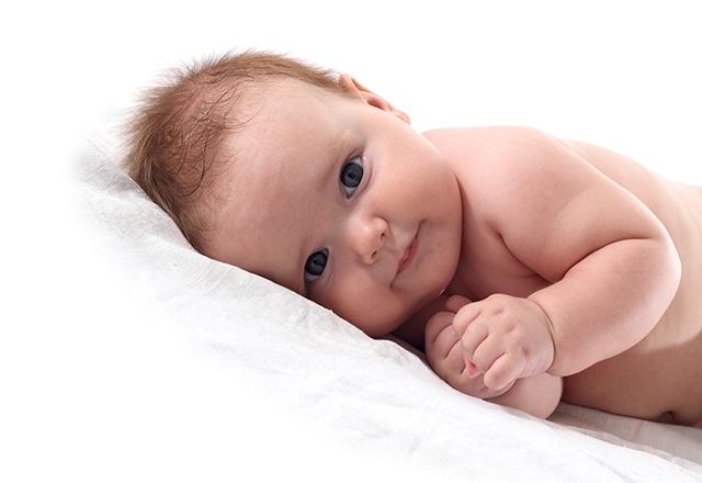 <p>1- Dünyaya gözlerini yeni açan bebeklerin vücudunda mumsu bir tabaka vardır.</p>
