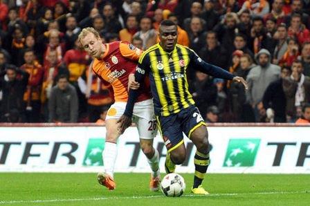<p>Semih Kaya İtalya yolcusu!</p>

<p>Inter'in Galatasaray'ın soyadı gibi ''kaya'' defans oyuncusu Semih'i transfer etmek istediği ve bunun için Galatasaray'ın genç futbolcuyla sözleşme yenileme görüşmelerinden çıkacak sonucu beklediği ifade edildi.</p>

<p>Gianluca Di Marzio'nun haberine göre, Galatasaray'ın Mancini'nin ayrılmasıyla zorlu bir sürecin içine girdiği ve sözleşme yenilemelerinde sıkıntı yaşadığı belirtildi. Galatasaray ile 2016 yılına kadar sözleşmesi olan Semih Kaya'nın Muslera, Selçuk ve Burak'a yapıldığı gibi ''iyileştirme'' istediği ancak bunun sarı-kırmızılı yönetim tarafından henüz olumlu karşılanmadığı ifade edildi. Anlaşmanın olmaması durumunda ise Inter'in ilk teklifinin 9-10 milyon euro civarı olacağı belirtilirken, İtalyan Kulübü'nde teknik direktör Walter Mazzarri'nin Semih'i takımdan ayrılan efsane isim Walter Samuel'in yerine düşündüğü bildirildi.</p>
