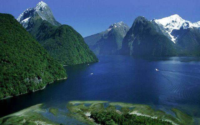 <p>Karasal Alan km²<br />
Yeni Zelanda<br />
262.443</p>
