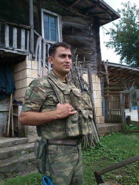 <p><strong>KOMANDO TİMLERİ DE OPERASYONA KATILDI</strong></p>
<p> </p>
<p>Bölgedeki operasyonlara Giresun Jandarma Bölge Komutanlığı'ndan gelen komando timlerinin de katıldığı belirtildi.</p>
<p> </p>
