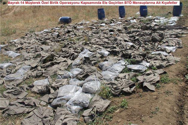 <p>Örgütün elemanlarına kıyafet teminini buradan yaptığı, adeta burayı bir mağaza gibi kullandığı ortaya çıktı.</p>
