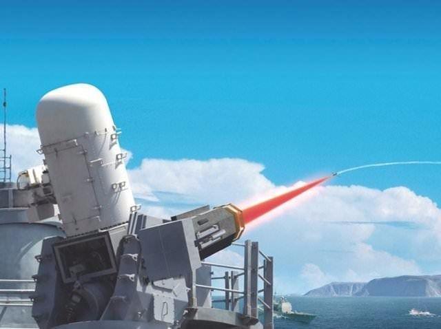 <p>Aslında lazerlerin silah olarak kullanılması yeni bir fikir değil; ancak şu an var olan lazer sistemleri çok büyük olduğu için savaş uçaklarına bağlanması çok zor.</p>