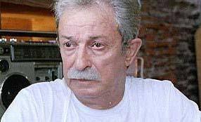 <div>Ekmek Teknesi'ndeki fırıncı Nusret karakteri de bunlardan biriydi. Hiç unutulmadı. Dinçel beklenmedik bir anda sanat hayatının en verimli döneminde son nefesini verdi.</div>
<div> </div>