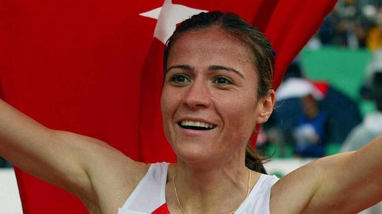 <p>Süreyya Ayhan</p>

