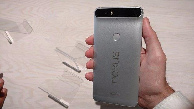 <p><strong>Huawei Nexus 6p</strong><br />
Android 6.0 Marshmallow ile gelen cihazda Google'ın Çinli bir firmayla ortaklaşa ürettiği ilk cihaz olarak dikkat çekiyor.</p>

