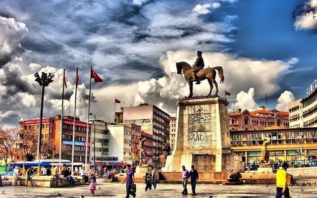 <p><strong>Ankara</strong></p>
<p>Kayıtlı Suriyeli: 73,016</p>
<p>Şehir Nüfusu: 5,346,518</p>
<p>İl nüfusu ile karşılaştırma yüzdesi: 1.37</p>