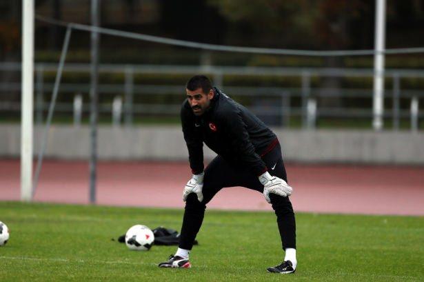 <p>ŞÜPHELİ - Volkan Demirel (Fenerbahçe)</p>