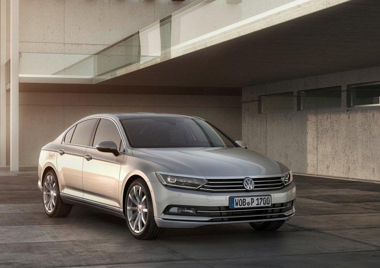 <p>VW Passat</p>

<p>2017 çıkışlı başlangıç fiyatı: 96.600 TL<br />
​2016 çıkışlı başlangıç fiyatı: 94.000 TL</p>
