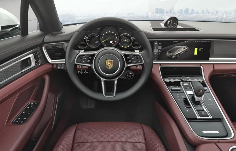 <p><span style="color:#D3D3D3">30hp güç çıkışına sahip yeni motor, Panamera’da arkadaş itişli, Panamera 4’te ise dört çekerle birlikte sunuluyor.</span></p>