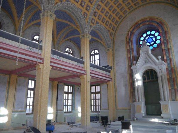 <p>Sinagog bir yandan Museviler tarafından ibadethane olarak kullanılırken diğer yandan müze olarak hizmet verecek.</p>
