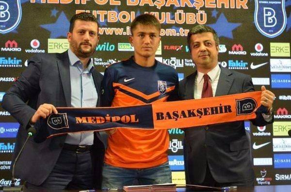 <p><strong>Cengiz Ünder</strong><br />
Altınordu'dan Başakşehir'e</p>