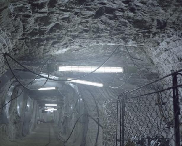 <p>Ukrayna'nın g&uuml;neydoğusundaki Soledar şehrinde yerin 288 metre altında bulunan eski tuz madeni solunum sistemi ve tiroit bezi hastalarına şifa veriyor.</p>

<p>&nbsp;</p>
