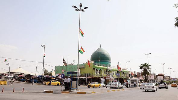 <p>Her ne kadar bazı kesimlerin Türkiye'nin bu pozisyonunu "Kürt karşıtlığı" üzerinden paketleme çabası olsa da Türkiye'nin endişeleri rasyonel temelli ve reel politik gerçeklere dayanıyor.</p>