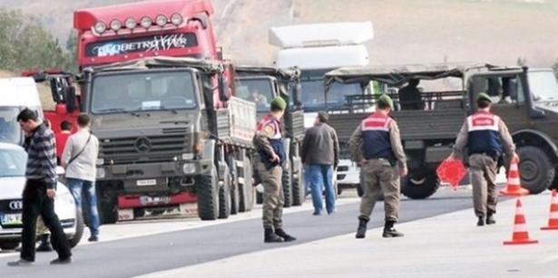 <p><strong>TÜRKMEN YURDUNUN YARDIMINI ÇALDILAR</strong><br />
<br />
17/25 Aralık darbe girişimi başarısız olan paralel yapı, son kozunu 19 Ocak 2014 tarihinde, Türkmenlere yardım götüren MİT TIR'larını durdurarak oynadı. Paralel Yapı tarafından hukuksuzca durdurularak Suriye'deki mazlumlara yardım gitmesi engellendi. Adana'da durdurulan TIR'lar, Suriye'de Esed rejimi güçlerine karşı Türkmen bölgesini savunan Türkmenlere yardım ulaştıracaktı.</p>
<p> </p>
