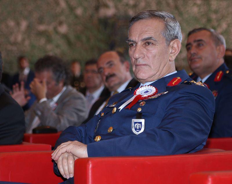 <p>Öztürk’ün adının çok tartışıldığı olay Şırnak, Uludere’de 34 sivilin yaşamını yitirdiği bombardımandı. Bu olay, Öztürk’ün görev süresinin uzatılmamasına gerekçe olmuştu. </p>

<p> </p>
