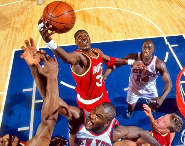 HAKEEM OLAJUWON - "Basketbol, elle oynanan bir ayak oyunudur."
