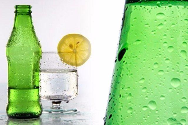 <p>Fırını soda ile temizleyin </p>
