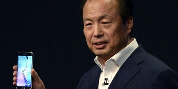 <p>Barselona’daki kongrenin UnPacked etkiliğinde Samsung CEO’su JK Shin tarafından tanıtılan yeni Galaxy serilerinin özellikleri ilk tepkilere göre bir hayli beğeni aldı. </p>

<p> </p>
