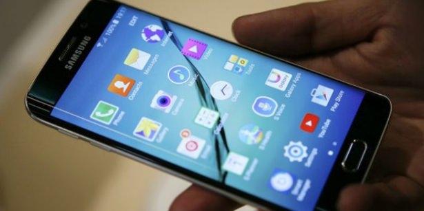 <p>Üçüncüsü, artık MicroSD kart yuvası, yani arttırılabilir hafızası yok… </p>

<p> </p>
