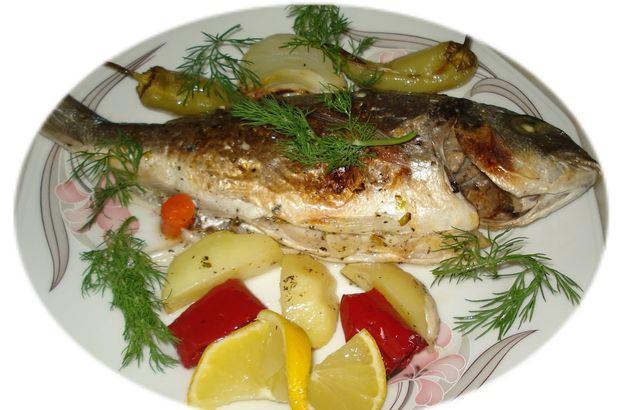<p><strong>Mayıs</strong></p>
<p>İstakoz, levrek, barbunya, dilbalığı, tekir, kılıç, kırlangıç, pavurya, karides, iskorpit zevkle yenir. Kalkan yavrusu ve gelincik çıkmaya başlar. </p>