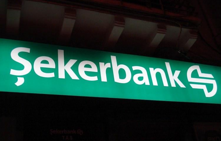 <p>Şekerbank, konut kredisi faizlerinde indirime gitti. Şekerbank, farklı vadelerde uygulanacak indirimle konut kredisi faiz oranlarını 1-24 ay vadelerde yüzde 0,89'a, 25-60 ay vadelerde ise yüzde 0,99'a çekti.</p>

<p> </p>
