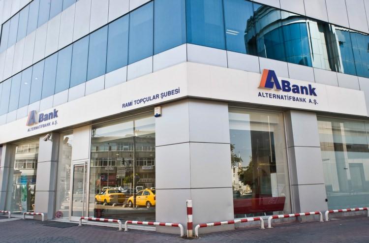 <p>ABank, 2 yıla kadar vadeli konut kredisi faiz oranını yüzde 1,05’ten yüzde 0,89’a; 2-5 yıl arası vadede ise, yüzde 1,10’dan yüzde 0,99’a indirdi.</p>
