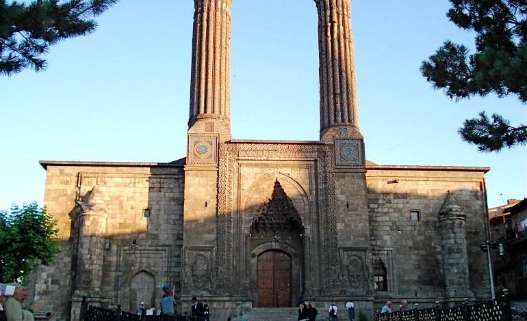 <p>Erzurum</p>

<p>425 Öğretmen</p>

<p><a href="http://www.haber7.com/foto-galeri/40159-iste-kamuda-ihrac-edilenlerin-tam-listesi/p1" target="_blank"><strong><span style="color:rgb(255, 215, 0)">İŞTE İHRAÇ EDİLENLERİN TAM LİSTESİ</span></strong></a></p>
