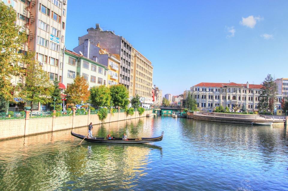<p>Eskişehir</p>

<p>228 Öğretmen</p>

<p><a href="http://www.haber7.com/foto-galeri/40159-iste-kamuda-ihrac-edilenlerin-tam-listesi/p1" target="_blank"><strong><span style="color:rgb(255, 215, 0)">İŞTE İHRAÇ EDİLENLERİN TAM LİSTESİ</span></strong></a></p>
