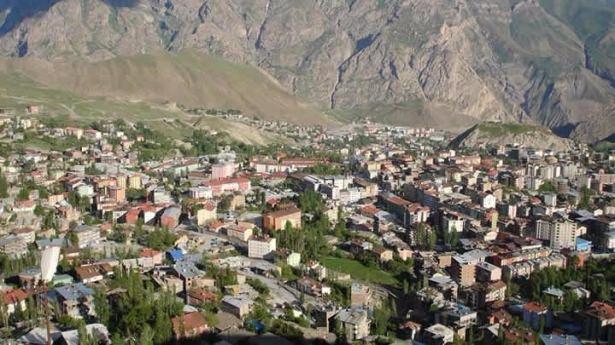 <p>Hakkari</p>

<p>21 Öğretmen</p>

<p><a href="http://www.haber7.com/foto-galeri/40159-iste-kamuda-ihrac-edilenlerin-tam-listesi/p1" target="_blank"><strong><span style="color:rgb(255, 215, 0)">İŞTE İHRAÇ EDİLENLERİN TAM LİSTESİ</span></strong></a></p>
