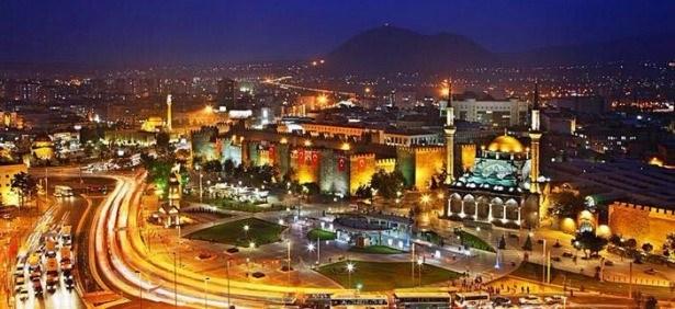 <p>Kayseri</p>

<p>862 Öğretmen</p>

<p><a href="http://www.haber7.com/foto-galeri/40159-iste-kamuda-ihrac-edilenlerin-tam-listesi/p1" target="_blank"><strong><span style="color:rgb(255, 215, 0)">İŞTE İHRAÇ EDİLENLERİN TAM LİSTESİ</span></strong></a></p>
