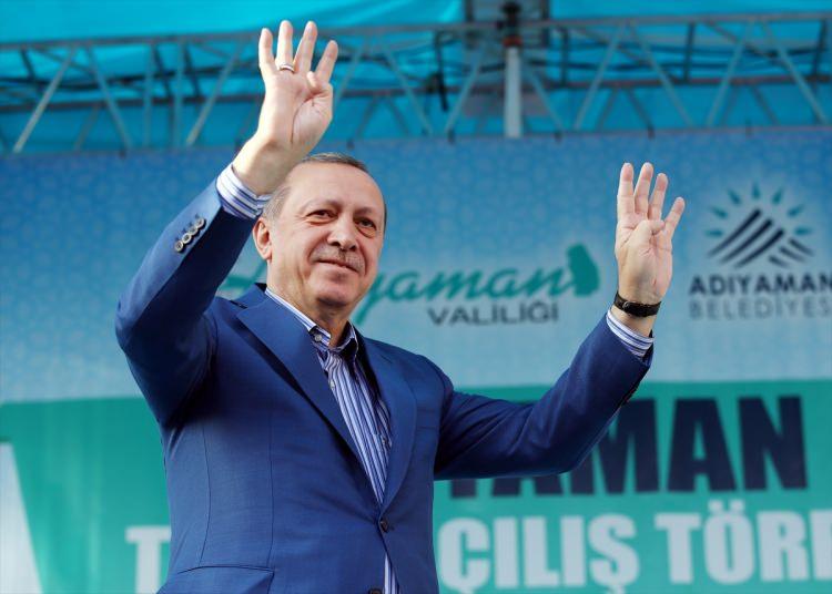 <p>15 bin kişi organize sanayide işbaşı yapacak. Hepsinin de takipçisiyim. Söz verip de yerine getirmeyeni, tüm ülkeye ifşa edeceğimi belirtmek isterim. </p>
