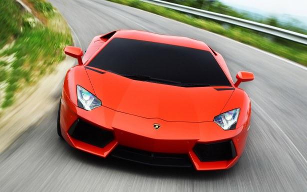 <p>Lamborghini / İTALYA</p>
