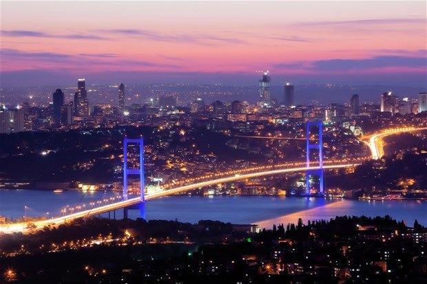 <p>İstanbul</p>

<p> </p>

<p>FB: % 37</p>

<p>GS: % 36</p>

<p>BJK: % 20</p>
