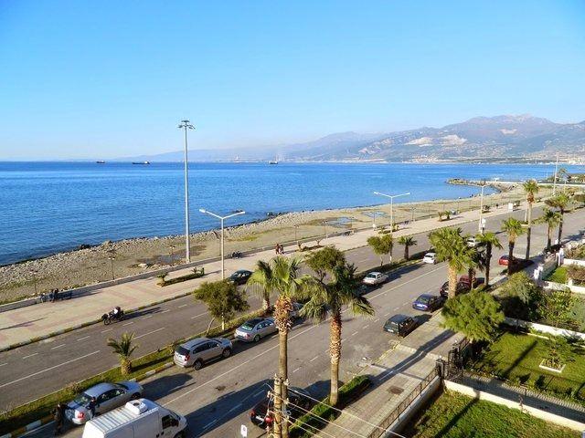 <p><strong>Hatay</strong></p>
<p>Kayıtlı Suriyeli: 443 bin 871</p>
<p>Şehir Nüfusu: 1,555,165</p>
<p>İl nüfusu ile karşılaştırma yüzdesi: 24.66</p>