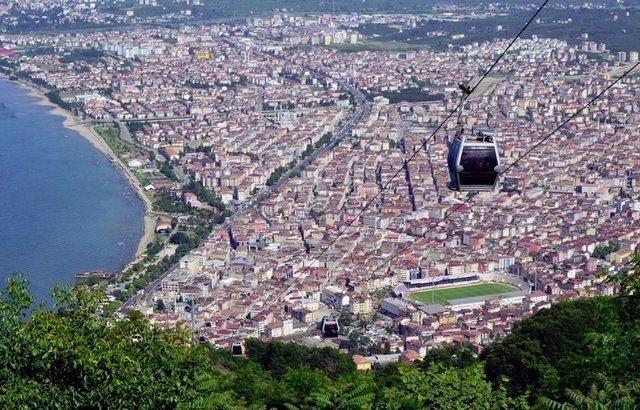 <p><strong>Ordu</strong></p>

<p>Kayıtlı Suriyeli: 722</p>

<p>Şehir Nüfusu: 750,588</p>

<p>İl nüfusu ile karşılaştırma yüzdesi: 0.10</p>
