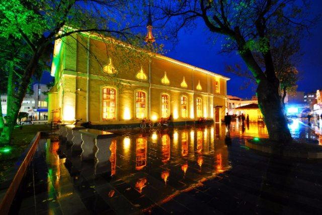 <p><strong>Sakarya</strong></p>
<p>Kayıtlı Suriyeli: 8,078</p>
<p>Şehir Nüfusu: 976,948</p>
<p>İl nüfusu ile karşılaştırma yüzdesi: 0.83</p>