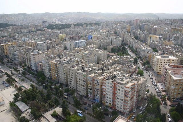 <p><strong>Şanlıurfa</strong></p>
<p>Kayıtlı Suriyeli: 474 bin 77 </p>
<p>Şehir Nüfusu: 1,940,627</p>
<p>İl nüfusu ile karşılaştırma yüzdesi: 21.58</p>