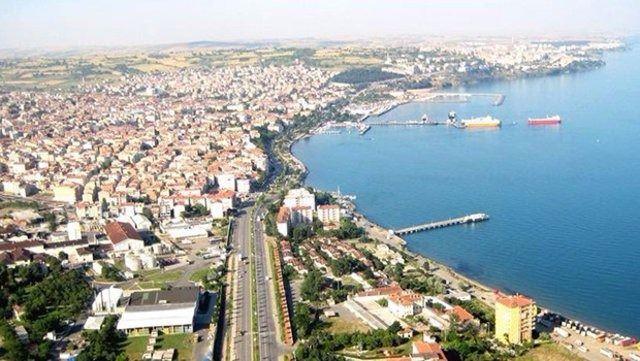 <p><strong>Tekirdağ</strong></p>
<p>Kayıtlı Suriyeli: 6,419</p>
<p>Şehir Nüfusu: 972,875</p>
<p>İl nüfusu ile karşılaştırma yüzdesi: 0.66</p>