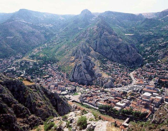 <p><strong>Yozgat</strong></p>
<p>Kayıtlı Suriyeli: 3,317</p>
<p>Şehir Nüfusu: 421,041</p>
<p>İl nüfusu ile karşılaştırma yüzdesi: 0.79</p>