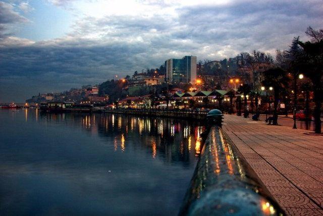 <p><strong>Zonguldak</strong></p>
<p>Kayıtlı Suriyeli: 330</p>
<p>Şehir Nüfusu: 597,524</p>
<p>İl nüfusu ile karşılaştırma yüzdesi: 0.06</p>