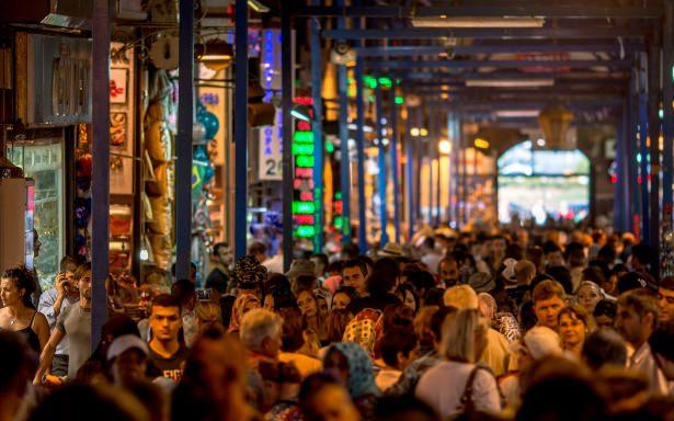 <p>Birleşmiş Milletler'in yayınladığı bir rapora göre dünyada 3 milyona yakın Türk, göçmen statüsünde yaşıyor.</p>
