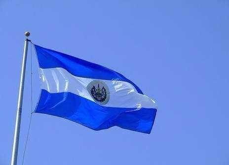 <p>El Salvador</p>

<p>2 Türk yaşıyor.</p>

