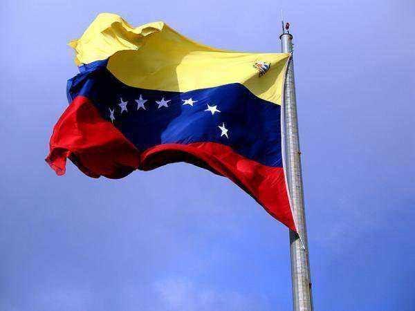 <p>Venezuela</p>

<p>115 Türk yaşıyor.</p>
